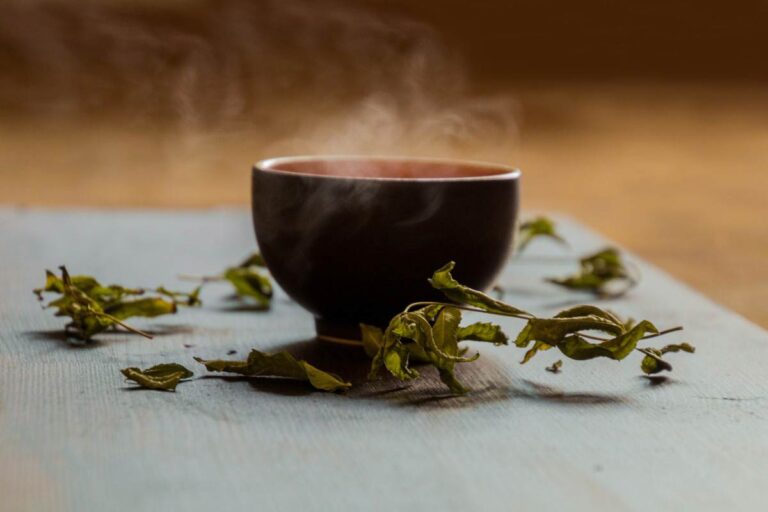 how-drinking-green-tea-can-help-lower-cholesterol-teafame